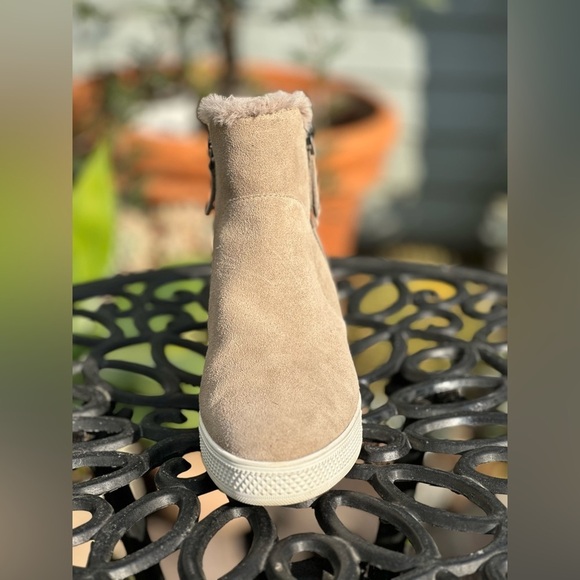 Caslon — Averie Faux Fur Suede Bootie - Picture 2 of 7